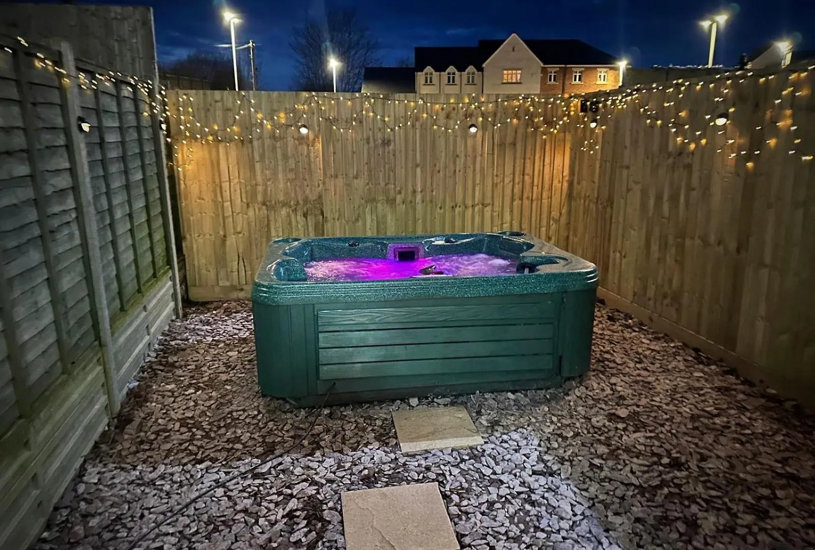 4 Bedroom, Sleeps 8, 3 Bathroom, Hot Tub, Wifi, Smart Tvs In Each Room 3 Min Walk To Kingsholm Stadium Gloucester 0*,  United Kingdom